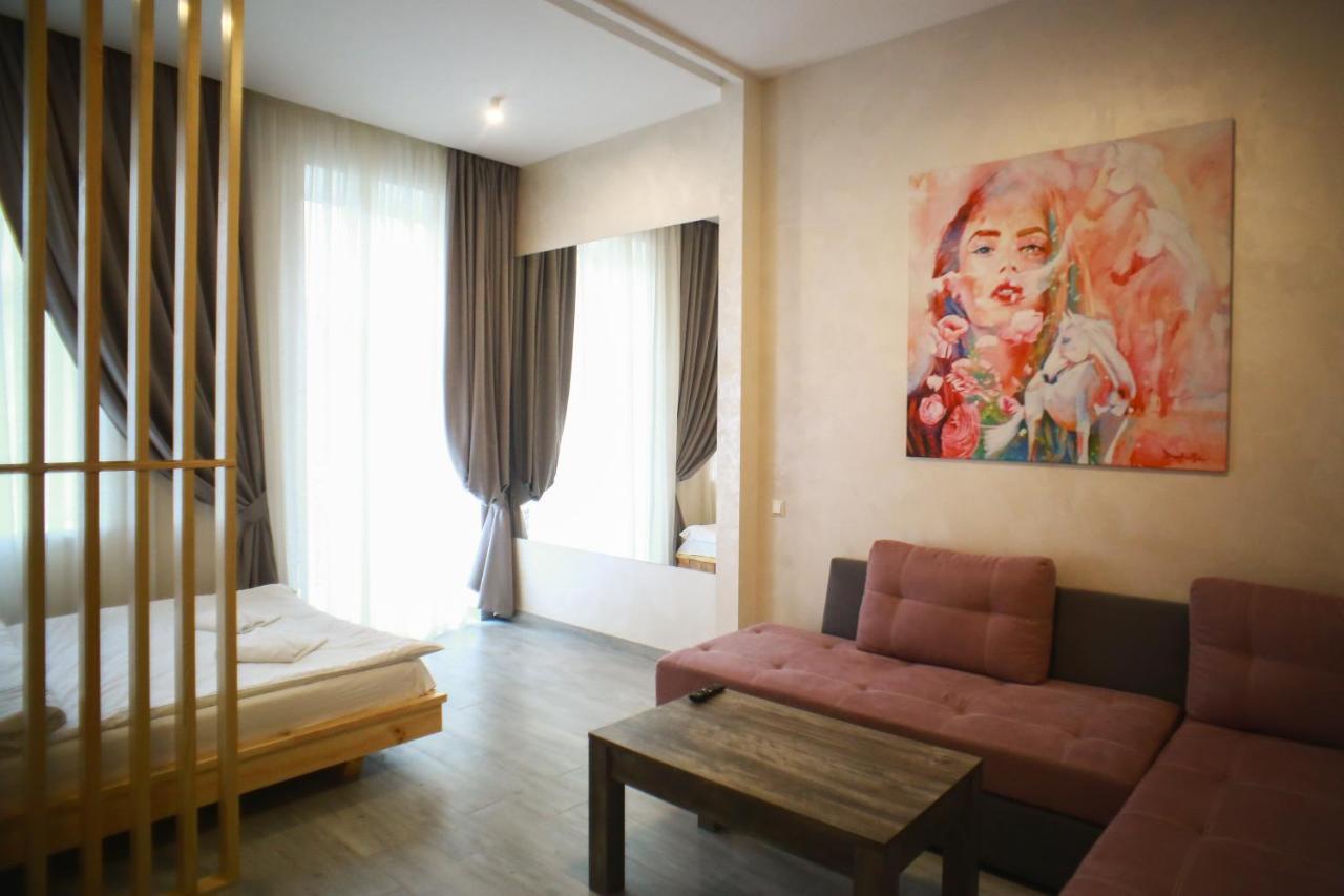 Leogrand Apartment On Drohobycha 4 Lviv Eksteriør billede