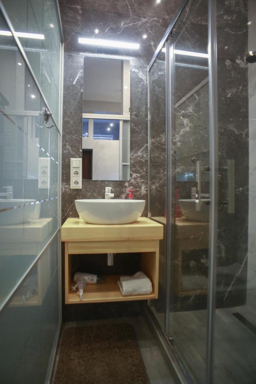 Leogrand Apartment On Drohobycha 4 Lviv Eksteriør billede