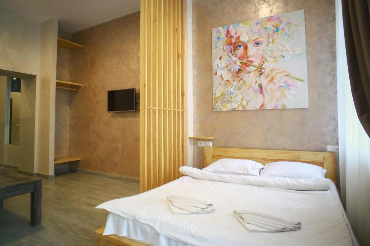 Leogrand Apartment On Drohobycha 4 Lviv Eksteriør billede