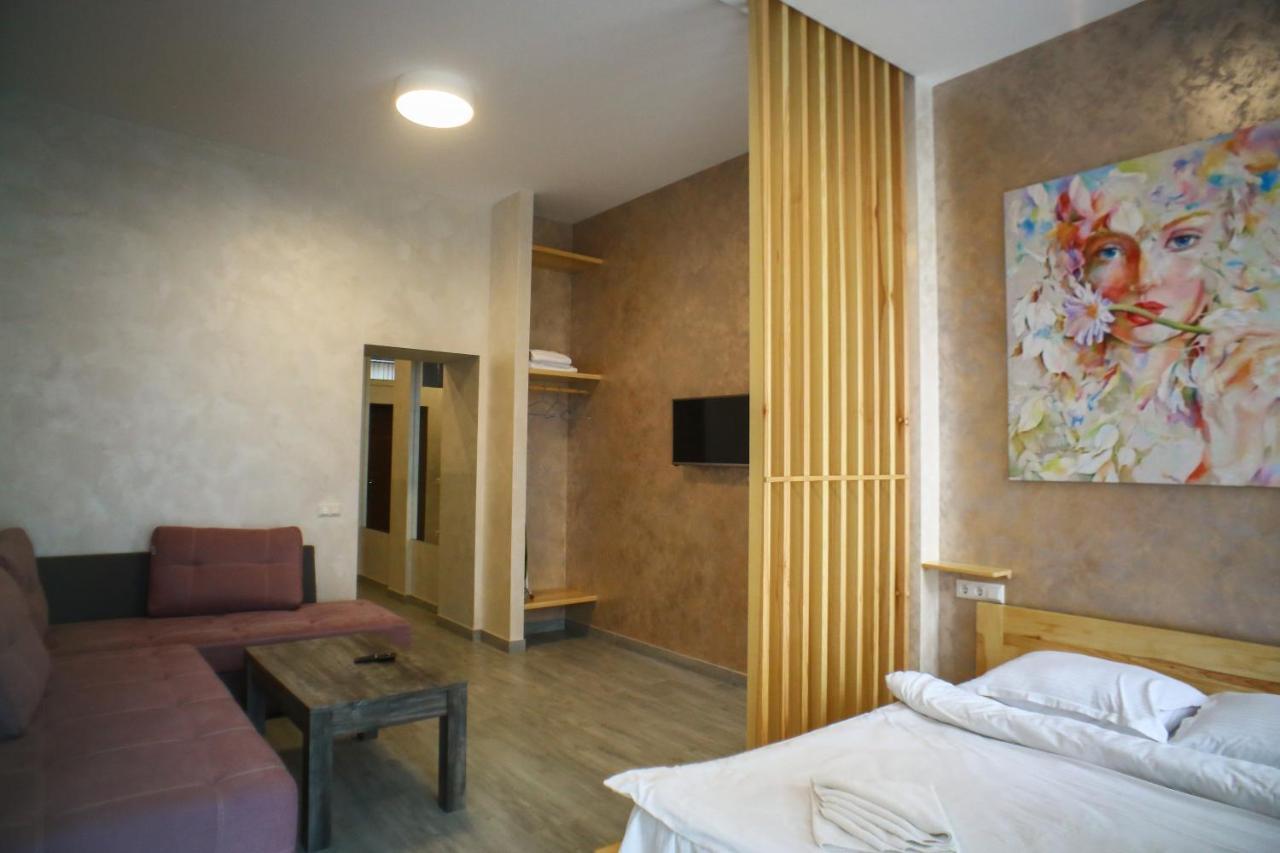 Leogrand Apartment On Drohobycha 4 Lviv Eksteriør billede