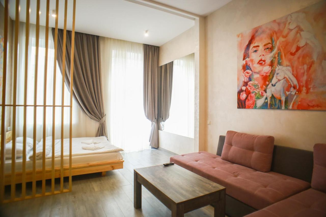 Leogrand Apartment On Drohobycha 4 Lviv Eksteriør billede